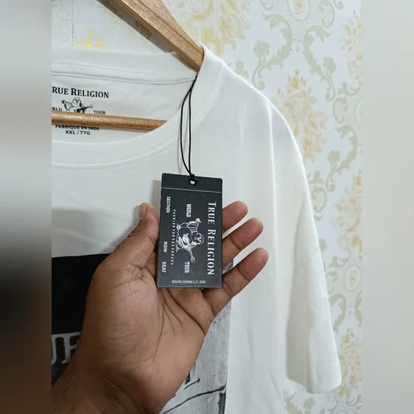 True Religion - Picture 4 of 7